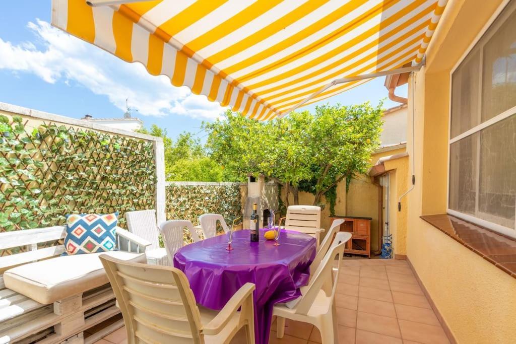 S46-casa De Vacaciones Climatizada Con Piscina, En El Centro Junto Al Mar, Barbacoa Y Wiifi Vakantiehuis Empuriabrava