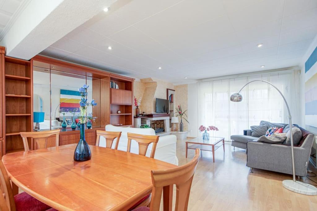 S46-casa De Vacaciones Climatizada Con Piscina, En El Centro Junto Al Mar, Barbacoa Y Wiifi * Empuriabrava