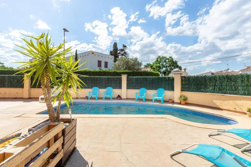 S46-casa De Vacaciones Climatizada Con Piscina, En El Centro Junto Al Mar, Barbacoa Y Wiifi Vakantiehuis *