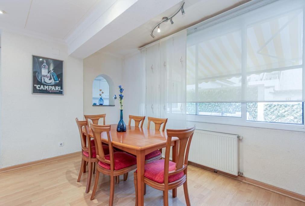 S46-casa De Vacaciones Climatizada Con Piscina, En El Centro Junto Al Mar, Barbacoa Y Wiifi Empuriabrava