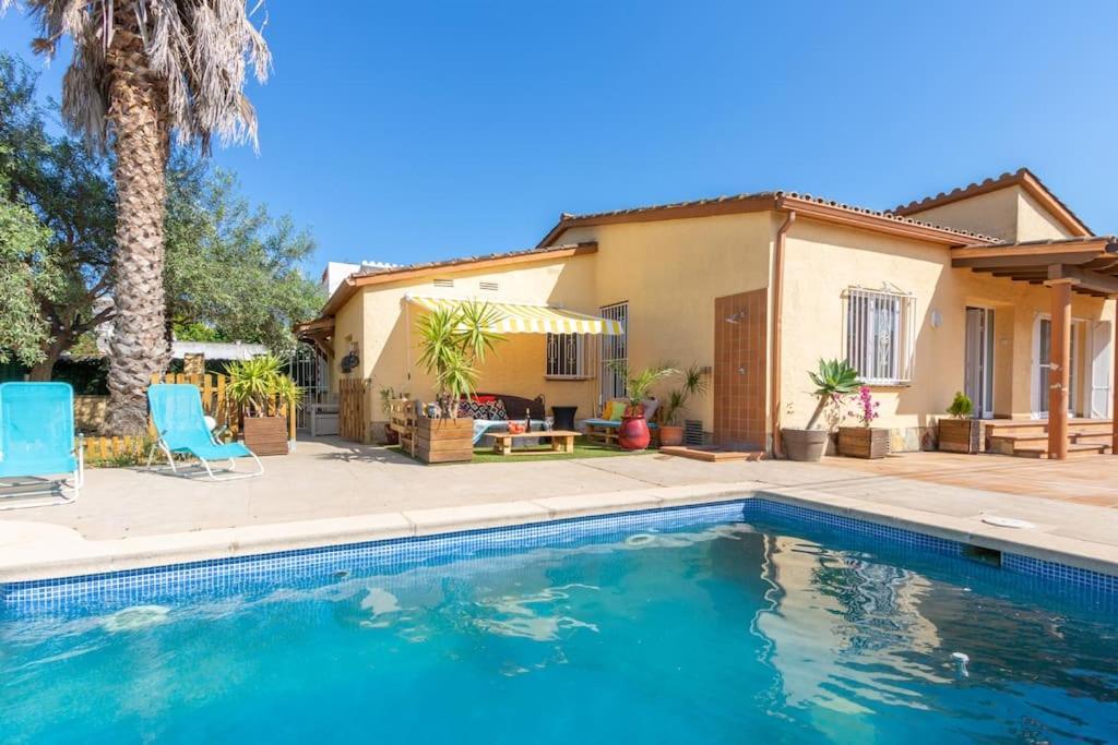 Hébergement de vacances S46-casa De Vacaciones Climatizada Con Piscina, En El Centro Junto Al Mar, Barbacoa Y Wiifi *